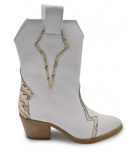 Stormy Boots in White
